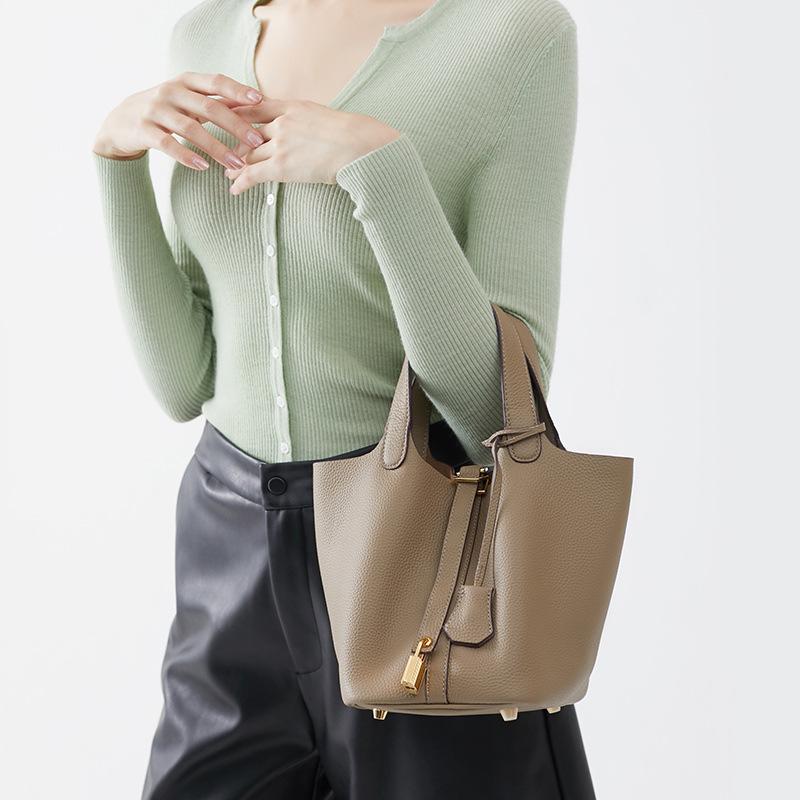 LYRÉN™ — Die Classic Lock Tote