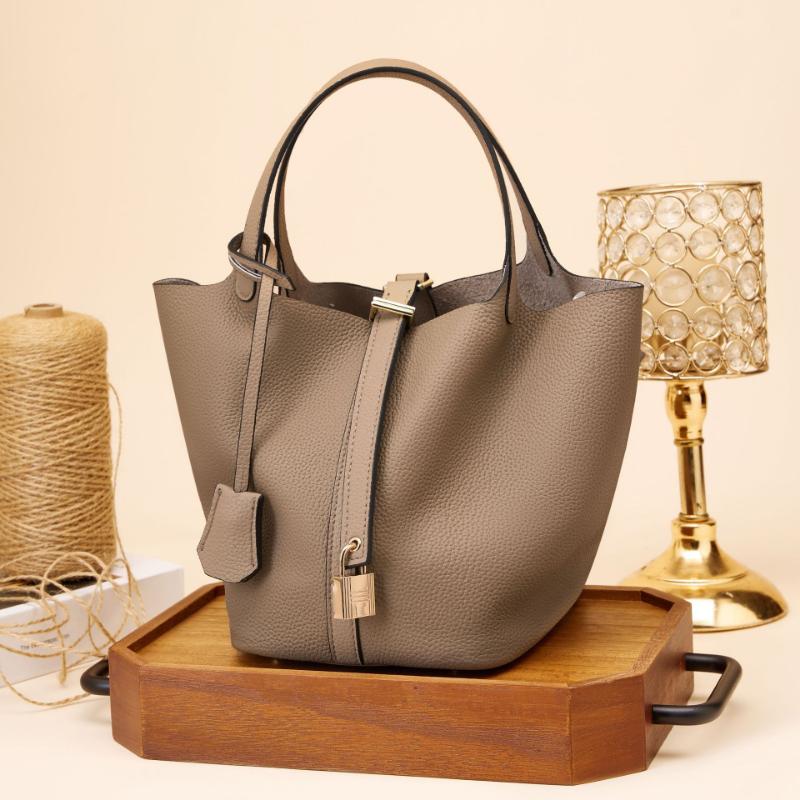 LYRÉN™ — Die Classic Lock Tote